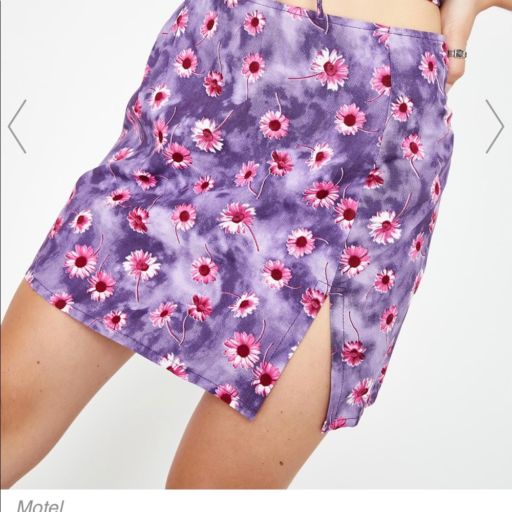 MOTEL ROCKS - PURPLE DAISY TAURA MINI SKIRT